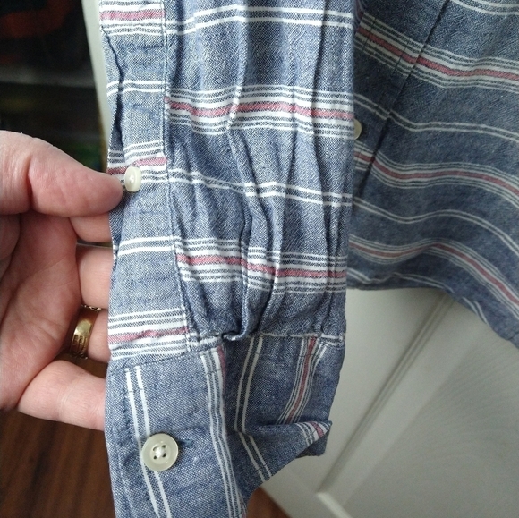$ OLD Navy long sleeve button front striped collared casual dress shirt. Size XL - Picture 5 of 8